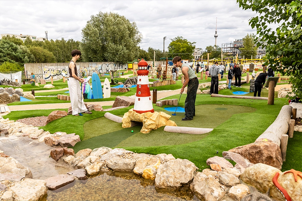 minigolfhalle-berlin-fuer-familien