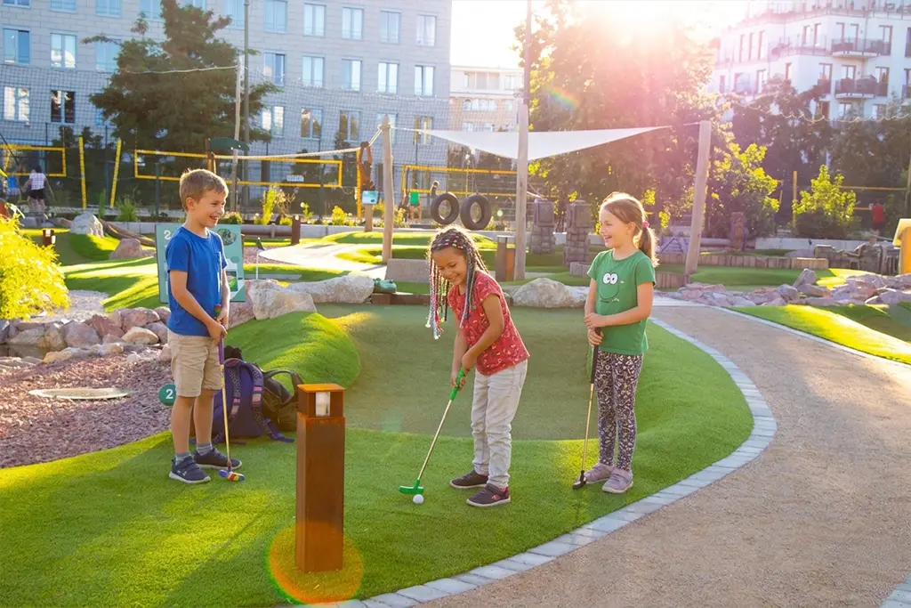 BeachMitte Kinder Adventure Golf 1